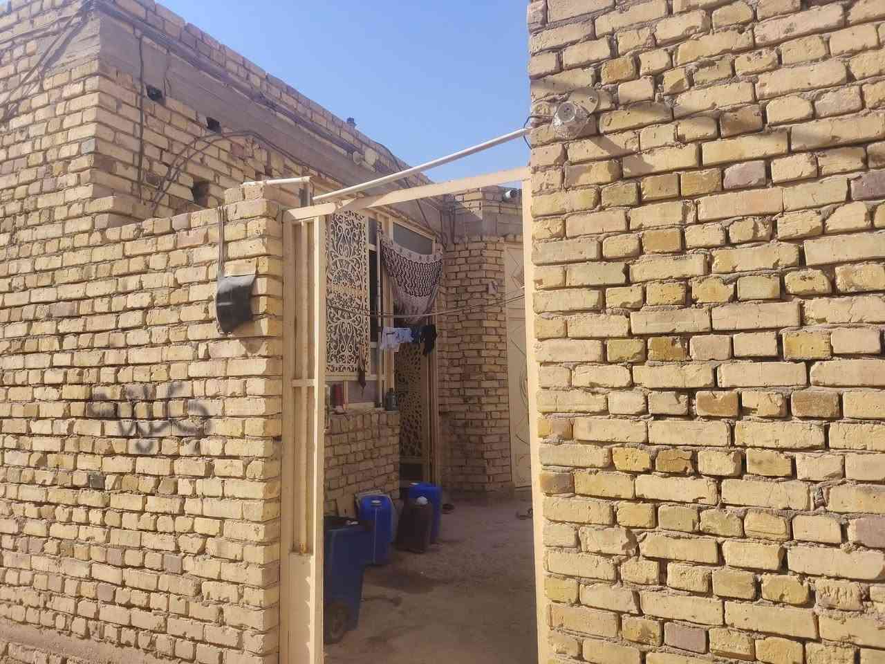 السلام عليكم بيت للبيع مساحه 220 على طريق الحسائيه ثالث بيت على الشارع العام مقابيل شارع الشهيد حمزه ***********
