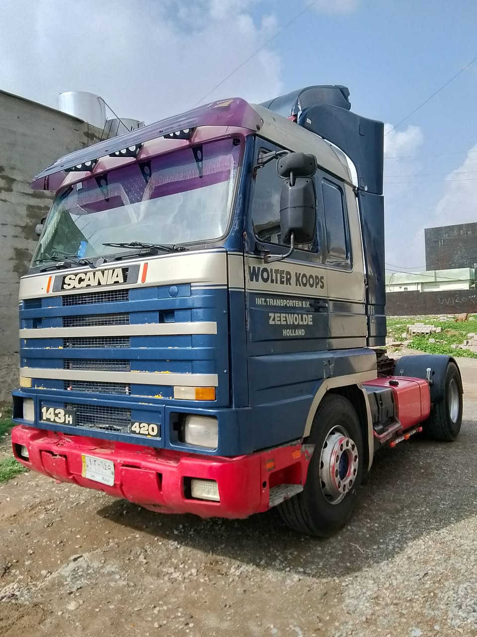 للبيع اسكانية 13 سيارة نضيف مكفولة جاهزة لشغل ***********
