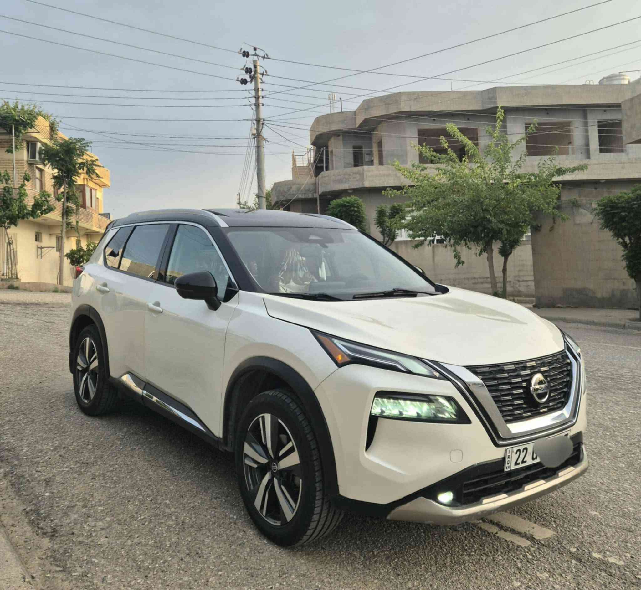 بسم اللە الرحمن الرحیم
بیع مستعجل سعر جوە السوق 165 $
نيسان روج 2021  platinum اعلی مواصفات ۱/ ۱ بس بدون فورویل
محرك ٤ سلندر 2500 cc 
جملغ و باب عکس سائق مبدل بلادی بدون صبغ و نصف بونت + باب خلف عکس سائق صبغ
زاویه بنوراما بالسقف شویه بها معدل علی PDR  رقم شاصی و سونار داخل منشور
ايرباك ستیرن و بردات سستم ، دشبول ماطاك شرط ماشی ٦۱ میل
فوول مواصفات بلاتنیوم معروفه :
بصمه تشغیل عن بعد بانوراما داتاشو داخل مشمشی رنكات ۱۹ انج
5 كاميرة قيادة الية قيادة نظام ايكو وستاندرد و صبورت رادار  ۳٦۰ حساسات خلفيه 
توقف ذاتی كشن جلد كشن كهربائي  
كشن هيتر كشنات خلفی تدفئه سكان هيتر    
لايتات متركس ال اي دي (زينون)
لايتات تفاعليه ويه رادار تقوه وتضعف
بك لايت لد شفتات بل ستيرن
٥ بصمات جميع ابواب وصندوق
رادار امامي وجانبي وخلفي
نقط عمياء خروج عن مسار
توقف الى خلف في حالة تنبئ بل اصطدام
توقف ذاتي في حالة تنبئ بل اصطدام من امام
هندبريك بصمه اوتوهولد بريك بل ازدحام
تحكم ستيرن جهتين جامات الخلفي برده
صندوق كهربائي .......
گیر و محرک تحویل غرامات کلە بشرط سیاره رقم اربیل دولی تحویل و وکالە شترید بعینی 
*********** viber & watsapp
