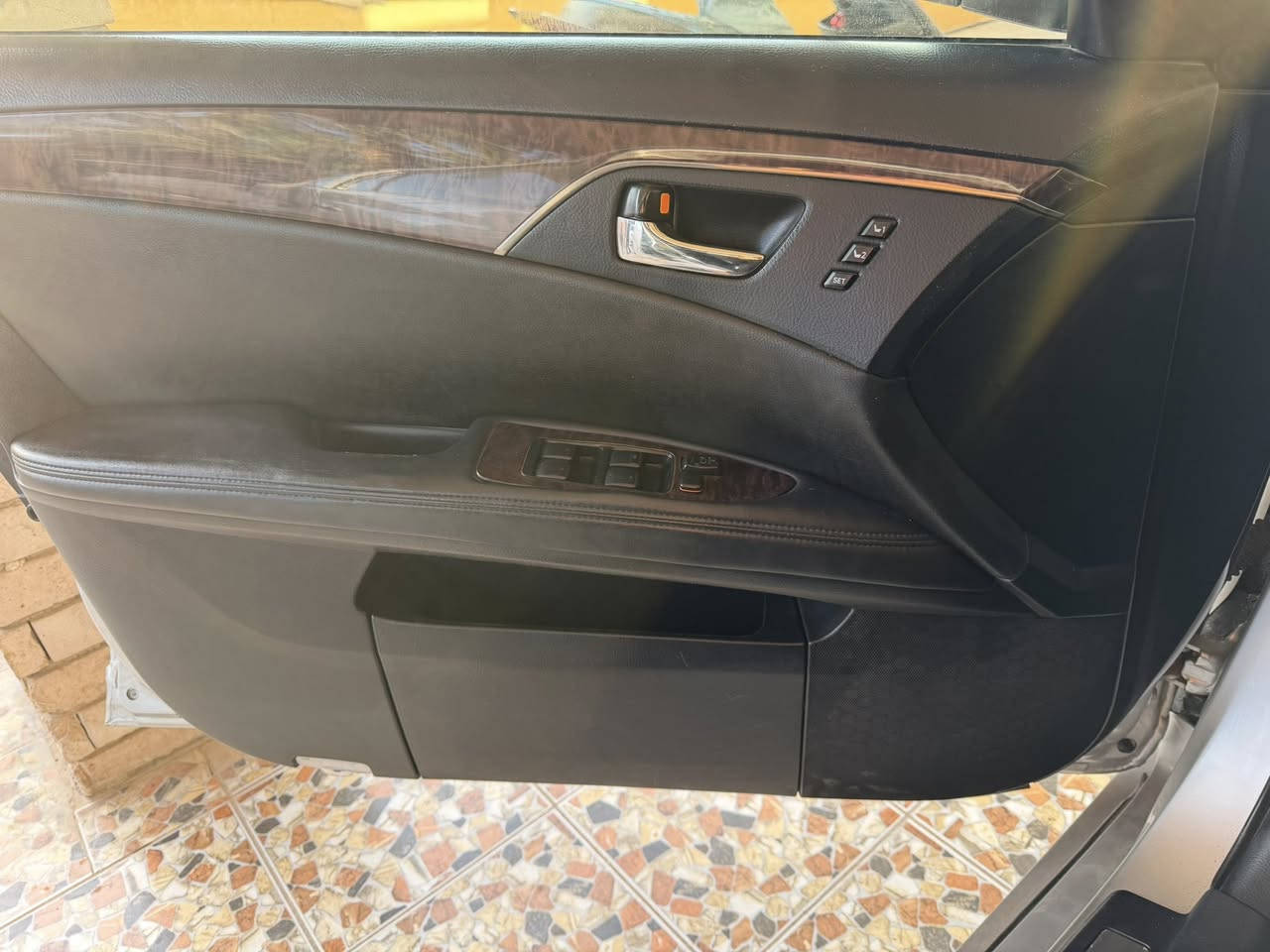 سلام عليكم افلون للبيع موديل 2011 وارد امريكي كلين تايتل سيارة فقط بارد بالجاملغ الخلفي بسيط رقم انبار ب اسمي سيارة مكفولة كفاله عامه ونضيفه تقرير الفحص مرفق بالصور  عنوان سيارة بغداد السعر 185$وبيها مجال بسيط ***********
