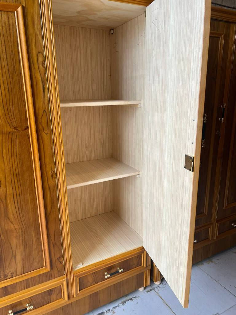 قنصور 4 ثكيل توصي جديد ما مستعمل ضهر جنبر مكاني حي الصديق للأستفسار 
*********** موصل, نينوى
