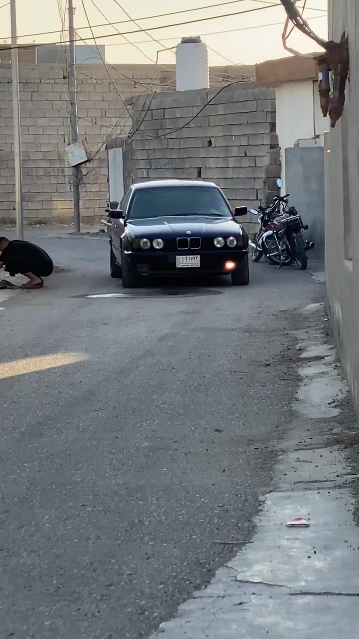 السلام عليكم 
525 اصل مسكر مديل 91 جاهزه من كلشي تبريد ثلج 
صدر امام خلفي جدد اكسل جديد محرك لاتبخير ولاتنقيص 
ملاحضه فقط تحول لا وكاله ولا مكاتبه السياره بالواقع احلى بهواي صبغ جديد مرتبه السياره السعر 45 
***********
