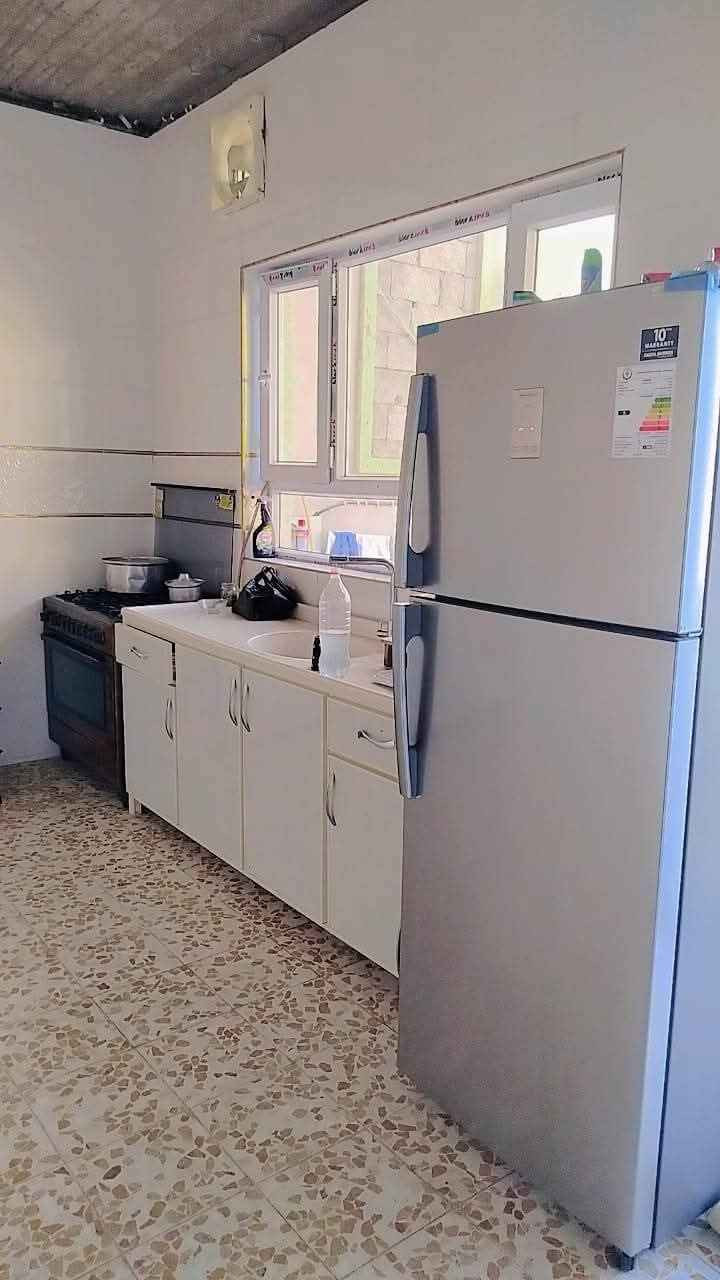 بيت للبيع للبيع✨✨✨✨✨

ملك صرف مساحة 200 م 

غرفتين و غرفة تحتوي على سويت هول واستقبال
ومطبغ وكراج وحديقة وصحيات وترك عدد ثنين و بيتونا 

العنوان هيما ستي،  مقابل مجمع الورود  

التواصل مع +964 773 768 8667 Singapore
