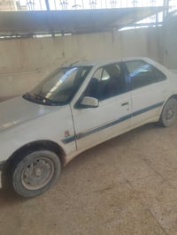 بيجو 405.  موديل.  20014.   سنويه منتهيه.    محرك يبخر 07727609585