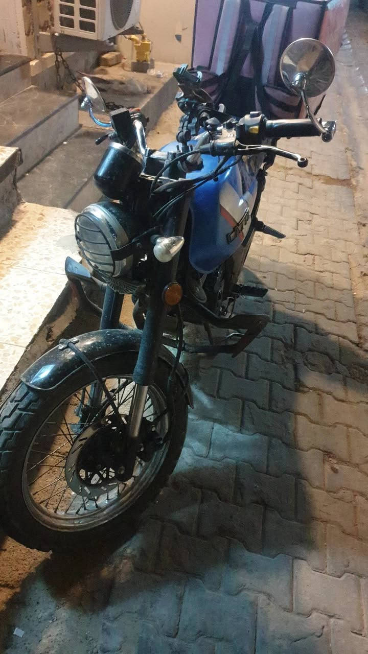 دايوان لاتي للبيع كلك بسعر مناسب مكاني الاعضميه مابيها اوراق بيها نواقص بسيطه للستفسار خاص او ع رقم ***********
