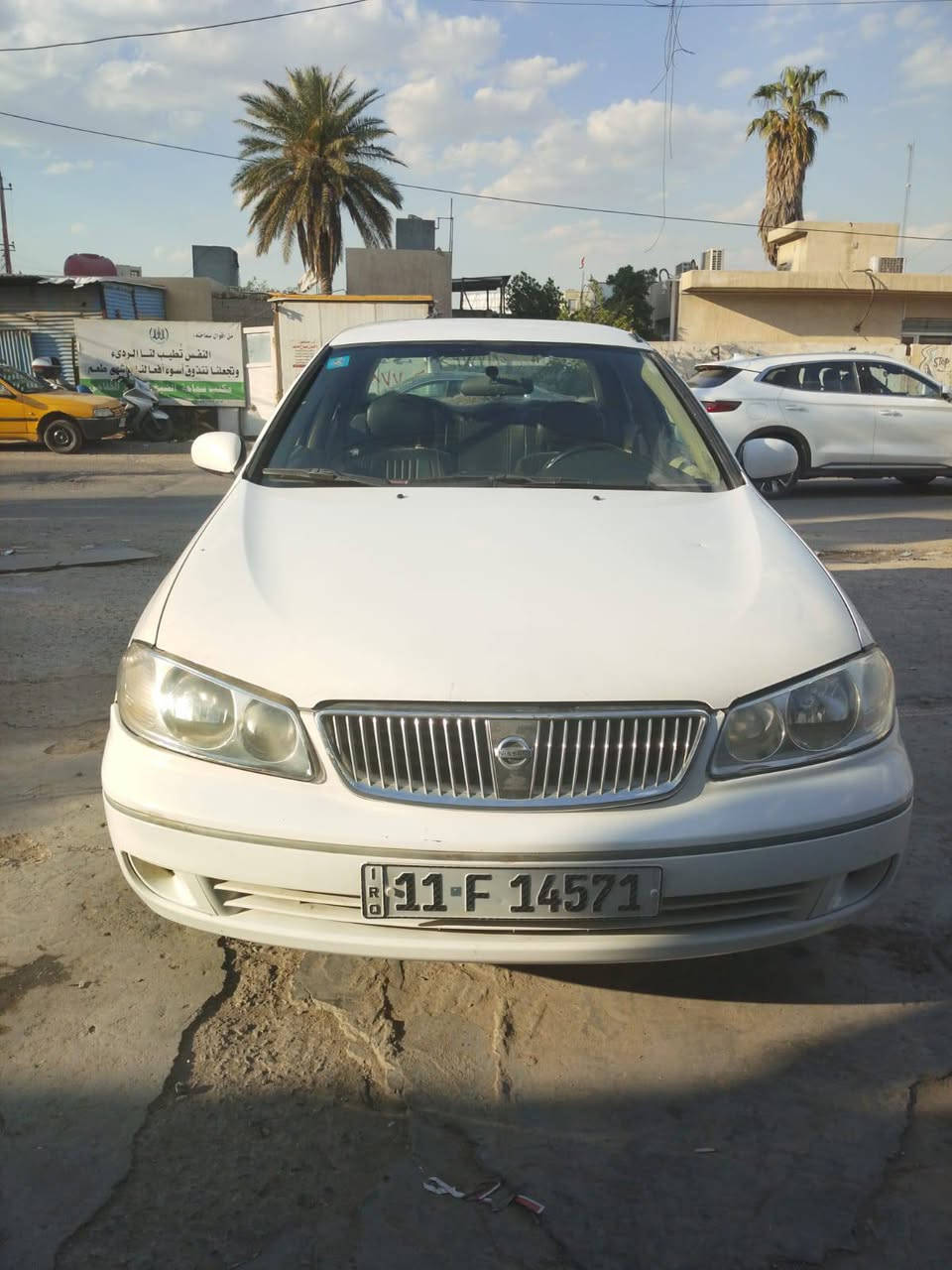 السلام عليكم نيسان صني للبيع سياره نضيفة وحلوه تبريد ثلج سياره خير من الله *********** عارضهة ب90
