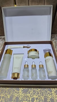 بكج عناية بالبشرة • مستحضرات تجميل