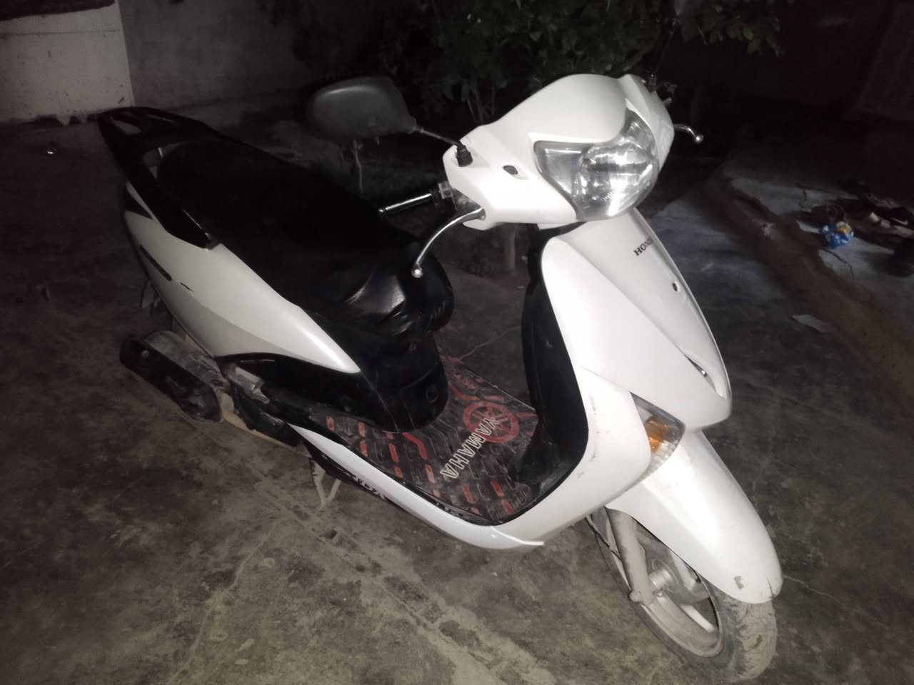 ليدي حديث مكينه خرسه  مبدل بي فقط ولفات نضافه نفس ماواضح بل صوره شغال كله مابي اي نقص ب780 وبي مجال بصيط ***********
