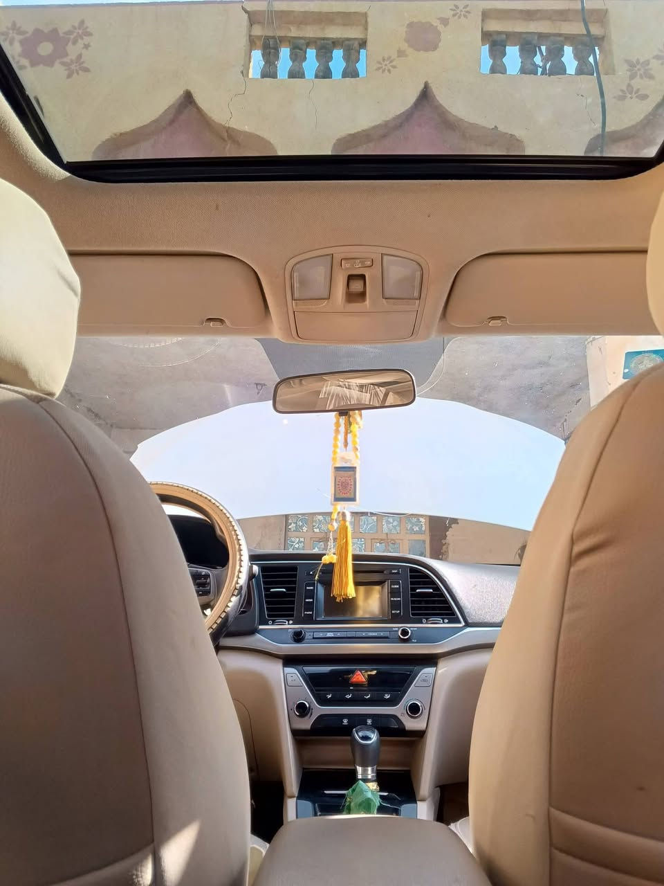 السلام عليكم النترا للبيع 2017 وارد خليجي نص فول تنتا تبريد قطعتين حساسات خلفيه رقم بصره جديد دولي حداديه تخم  تاير مكينه كير تبريد كله كفاله مكينه 2000 دوش للاستفسار اتصل على هذا الرقم ***********
