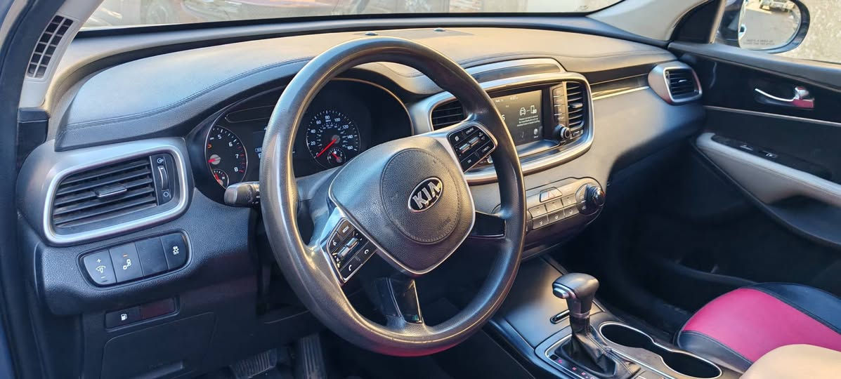 السلام عليكم سورنتو 2020 محرك ٢٤٠٠ .٤ سلندر رقم بغداد محرك كير مكفولات ٧ راكب ماشيه ٨٩ الف
حادث جانبي ٤ قطع جانبي بدون بجم بدون ايرباك 
المواصفات اشرات مري .. رادارت جميع جهات . تحكم استرين وانظمه سرعه شاشه كامره .  لد امامي . تو ويل . ٧ راكب السعر خاص علمود من الاخير 
الاتصال
***********
*********** بغداد, العراق
