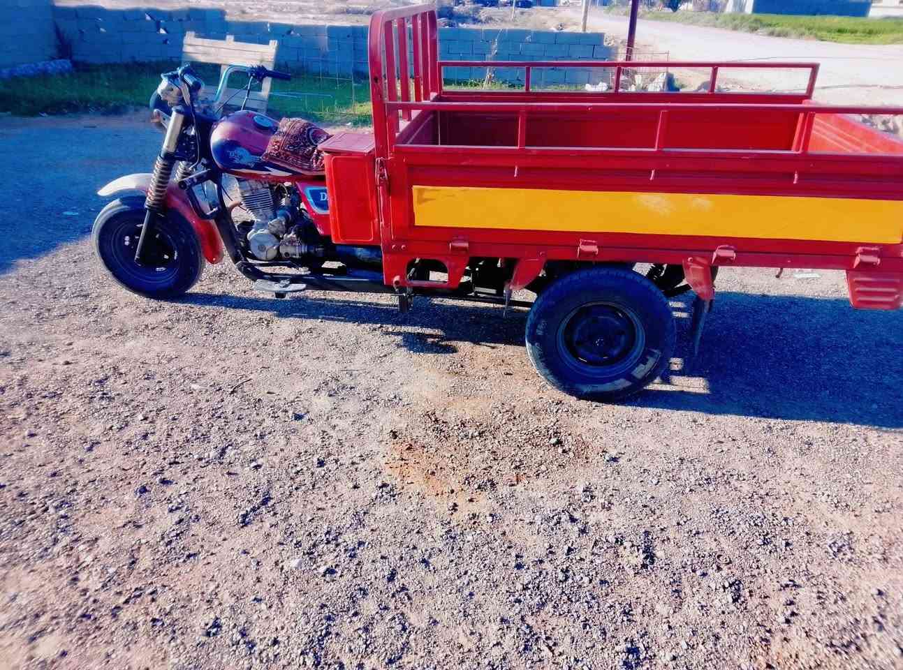 السلام عليكم ستوته دايوان للبيع موديل 15اوراق اصولي محرك 24مكفول شاصي مكفول بدي  مكفول كهربائيات جديده تايرات جديد فلنجات جدد بنزات بريك جدد صفاحيات جدد تعمير جديد صبغ حراري جديد سلف هندر الستوته مكفوله نقصها بس بتري السعر 950وبيها مجال مكاني واسط الدبوني انتصل وبيك خير ودلل ***********
