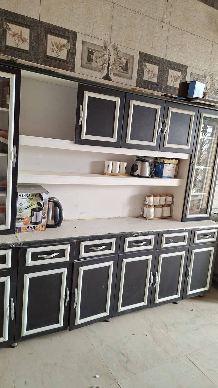 السلام عليكم غراض بيت للبيع السماوه حي النفط مستخدم شي قليل ابيع الكل سوه بيعه وحده للاستفسار ***********
