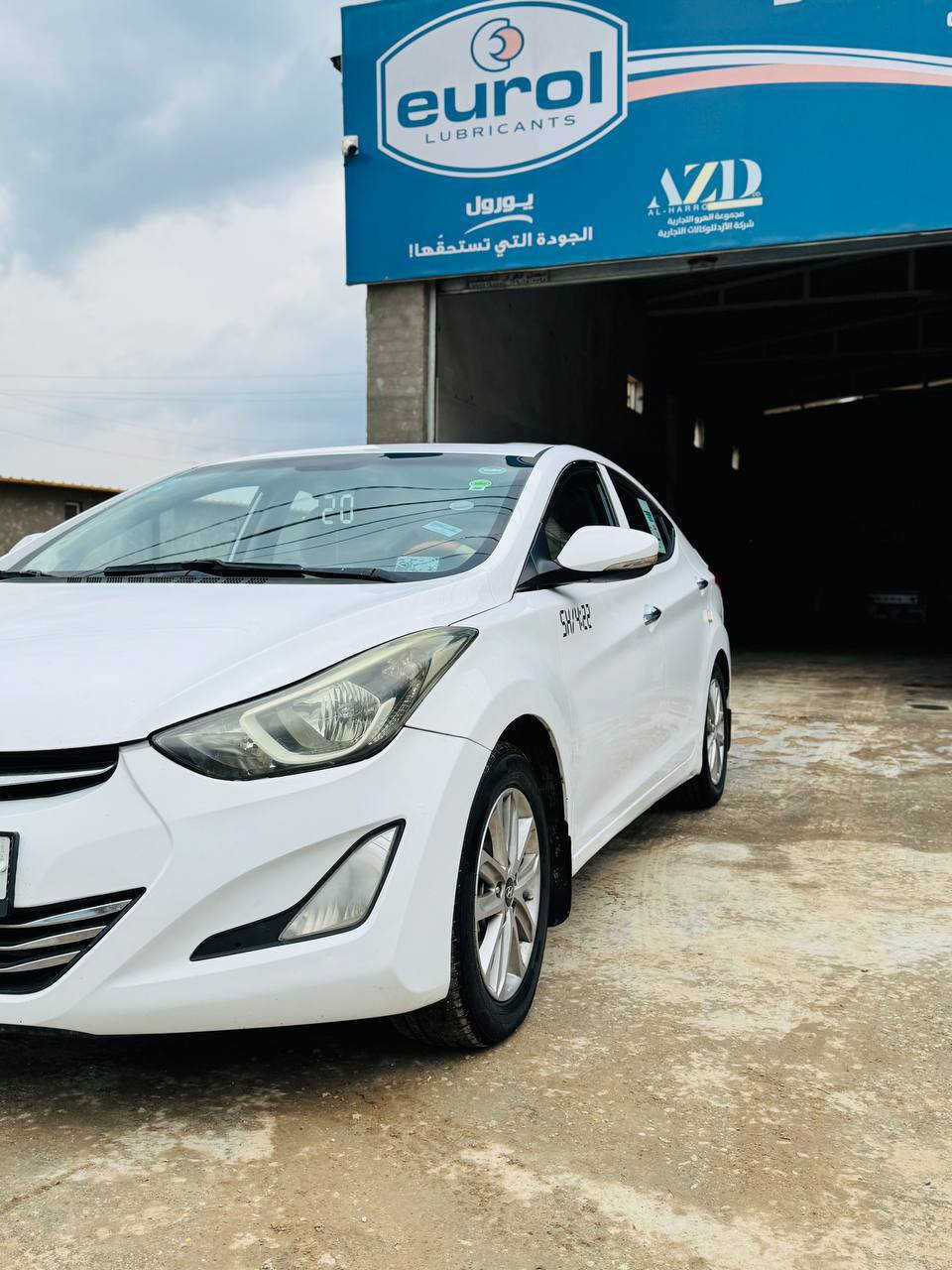 ياالله النترا موديل 2015 رقم واسط  بسمي خليجي  فول موصفات  ماعده البصمه      المواصفات:فتحه /اشاير بل مري /مري شفط/تحكم ستيرن/تبريد قطعتين/شاشه كامره خلفيه /داخل صاج/محرك 1800 وباقي المواصفات المعروفه   السيارة موجودة واسط كوت     *********** بيه مكان رشات فقط وبيه سونار
