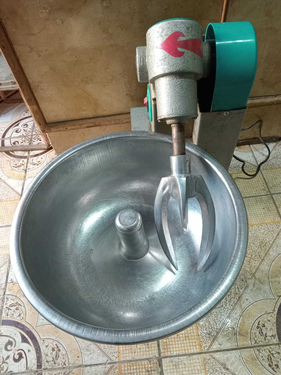 للبيع عجانه جدر ينفصل 10 كيلو مكاني بغداد جكوك قريب على الكاظمية السعر ١٧٥
***********
