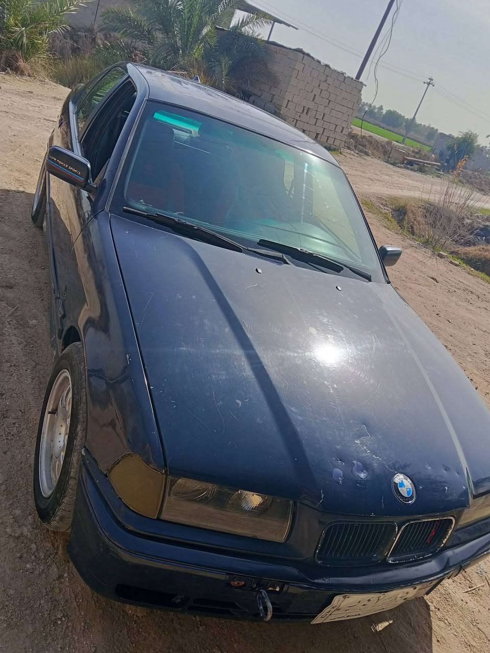 Bmw E36 1994
للبيع أو مراوس بيه نواقص الڤان عاطل 
حدادية الخلفية جديده
مكينه مسكر فانوس گير اوتوماتيك رقم بغداد الماني سنويه منتهيه ب26 سعرها42$وبيه مجال للتواصل اتصل ***********
