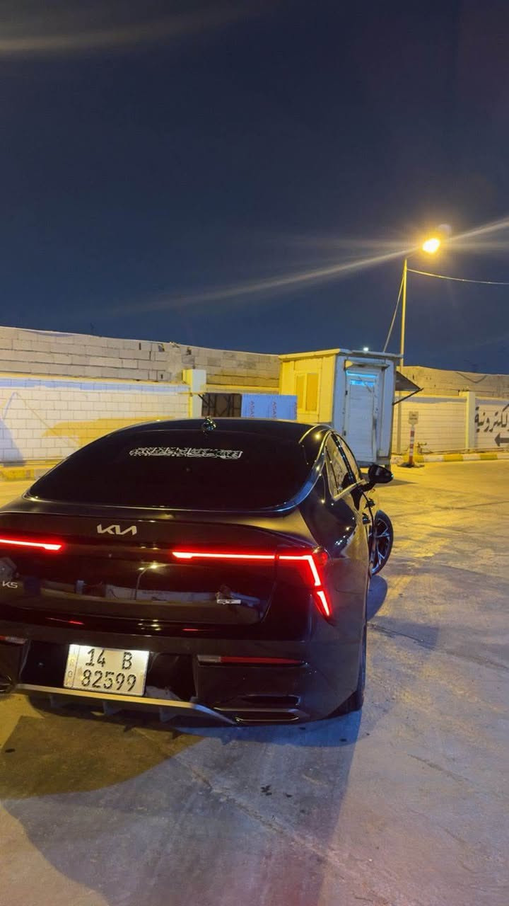 مديل 25 لون اسود مرقم بصرة باسمي حرة ضررها جاملغ وبنيد مبدلات تفصيخ وماكو اي برغي غيرهن مفتوح بكل السيارة فول مواصفات للأخير كشنات اسود وابيض تدفئة تحكم بصوت المحرك وهواي مواصفات معروفة 
مغلف بنيد لون اسود طافي والصندوق 
السيارة كلش معتني بيها وجديدة بانزين كله سوبر واذا ماكو سوبر ف محسن 
ماعدا هاي الفترة لان أزمة بانزين 
محرك 2.5 تنفس طبيعي 
للتواصل *********** فقط على هذا الرقم وغير متواجد بالتطبيق . البصرة, العراق
