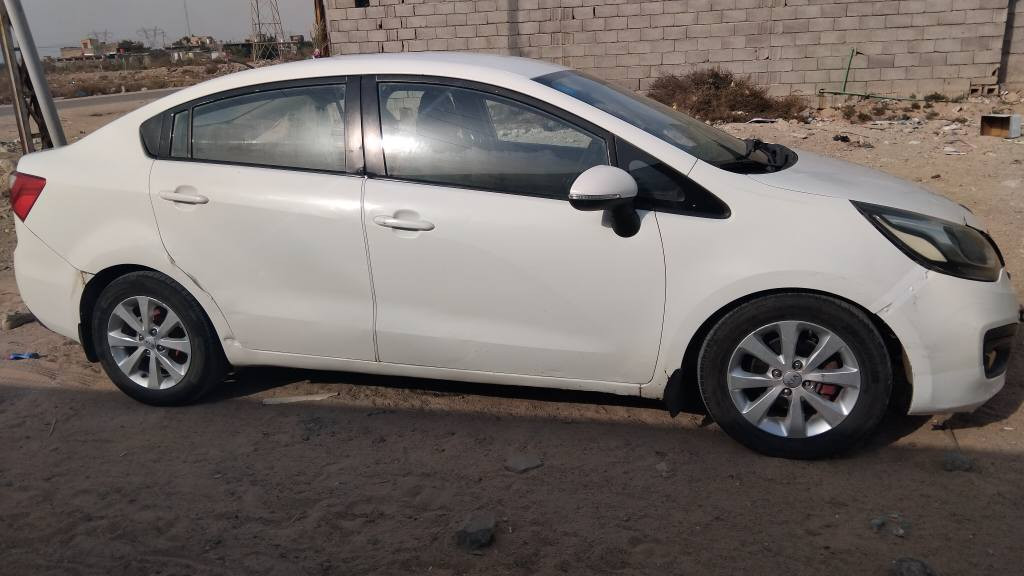 كيا ريو موديل 2014مكينه 1600دوش كفاله ,السياره وارد خليجي كير حداده تايرات دواخل جديده كهربئيات كله جاهزه  البدي مكفول من الضربه فقط مكانات قليله صبغ رقم دولي تحويل مباشر سنويه للا 28راعيها بلبصره موجود وحاظر للتحويل السعر 77وبيها مجال حق الجيه مكاني بصره كرمه علي حي الرساله مكلف بلنشر ***********،،*********** البصرة, العراق
