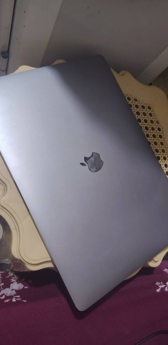 ماك بوك برو
للبيع
السعر مااعرف شكد لان اللابتوب ماخذه قبل 3 سنوات
كل تفاصيلة بالصور بي مكان طخات مصورها 
المكان الانبار
للتواصل
واتساب
***********
