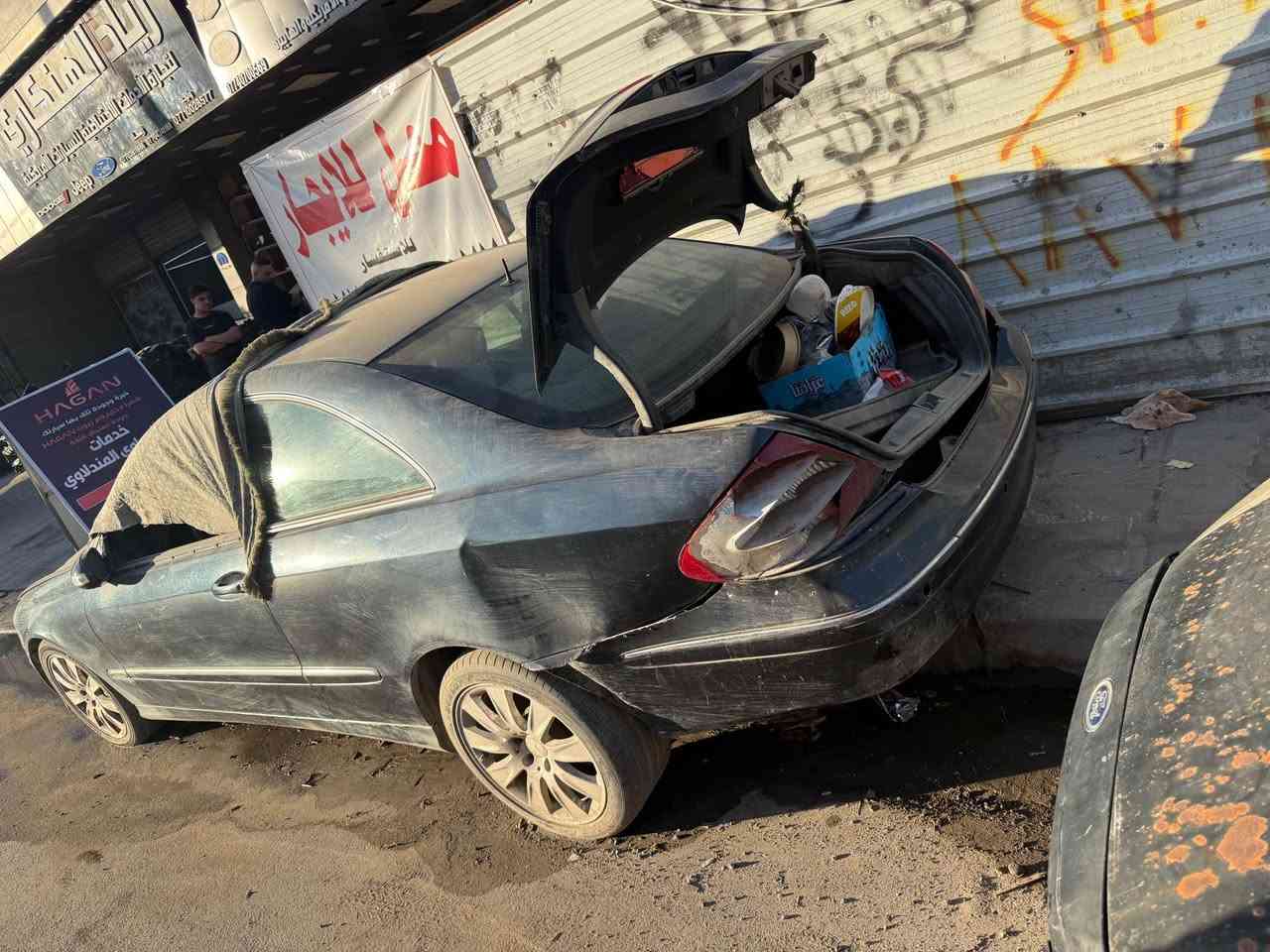 سلام عليكم 
مارسدس Clk 
كاز 
تنباع مثل  ماهيه
مكينه تحتاج ونزلات 

سياره حديد يعني
سعر فقط ٢٥

اوربيه
موجوده كراده خارج عرصات
استفسار *********** بغداد, العراق
