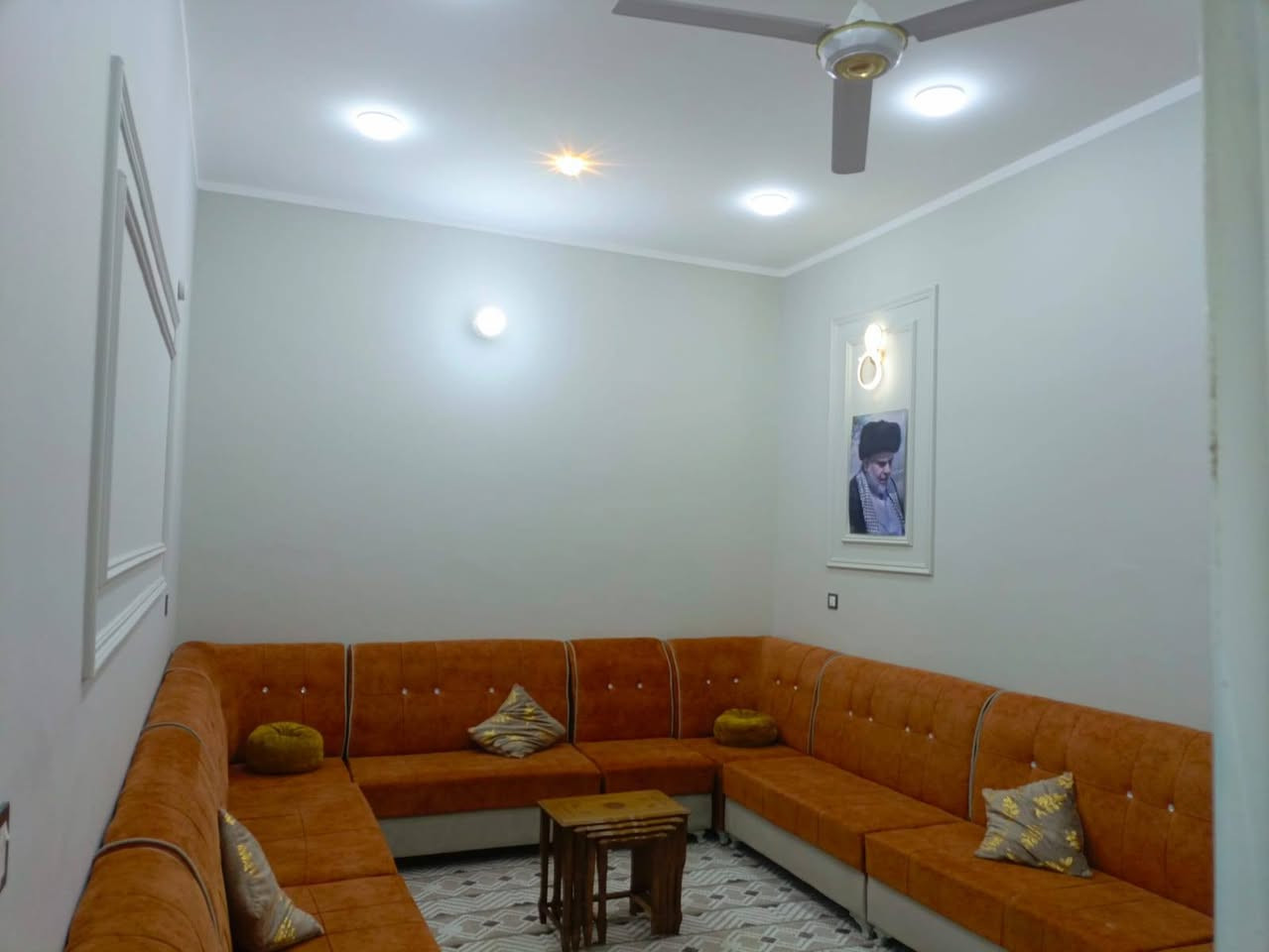 للبيع
بيت طابو صرف طابقين بناء حديث 
 كونكريت  مسلح درجه اولى
المساحة .. 124 واقع حال 130 ركن وجه واحد
داخل فرع عرض ٨م 

يقع في سومر الاولى قرب مستشفى الاسنان

الطابق الاول.. استقبال و صالة وغرفة ومطبخ وصحيات خارية وداخلية ومناور اثنين

الطابق الثاني.. ثلاث غرف وصالة وصحيات 
+ مخزن

موبايل للاستفسار ***********
