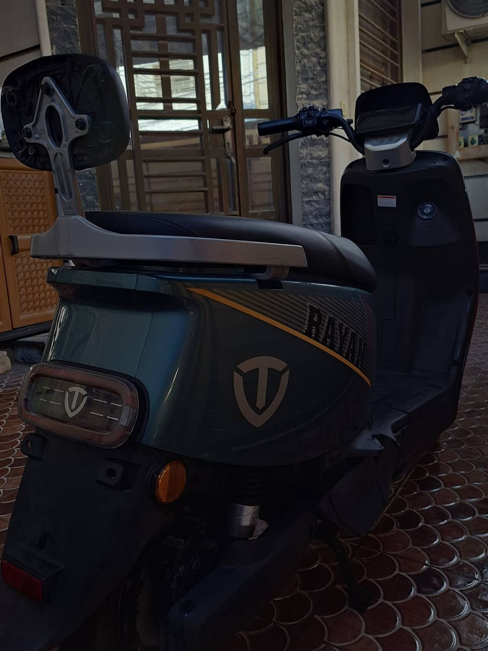 السلام عليكمالسلام عليكم
دراجة ريان نوع تسلا c
6 بطاريات
الدراجة جديدة كلش صار 4 اشهر من طلعتها من الشركة بيها بس كسر بسيط مثل موضح بالصورة
السعر 700 الف و بيها مجال
الي يدور دراجة جديدة وبسعر مناسب المكان حي الاعلام
هذا الرقم *********** اتصل عليه وبيك وتدلل
