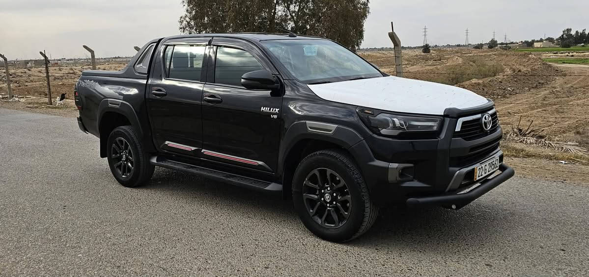 سلام عليكم عندي سياره للبيع بيكم هايلوكس موديل 2024 رقم أربيل سياره افنجر كير  وتماتيك مكفول كفال عام ماشيه 20 ألف عنوان بغداد ولشراي يتصل على الرقم ***********
