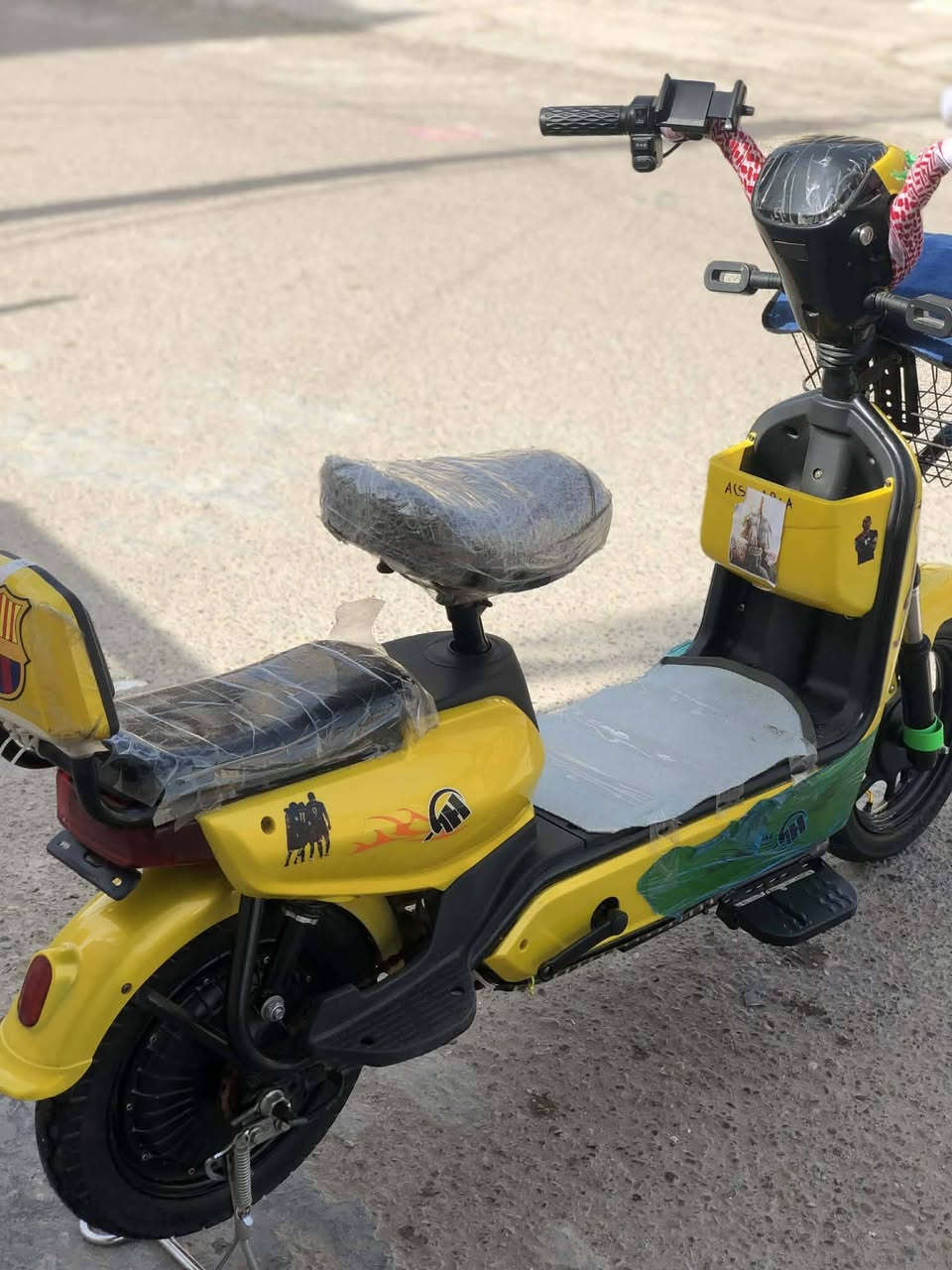 السلام عليكم
دراجه شحن للبيع 

دراجه نضيفه بمعنه الكلمه ١٠٠٪

اربع بطاريات 3سرع وياه الشاحنه الاصليه 

كلشي شغال لايتات+ شاشه+ اشاير 

سرعته 70 حجم 14

السعر 300قفل قفل 🔒🔒

العنوان: بغداد البياع تقاطع درويش اي استفسار خاص ♥


**إذا كنت صاحب هذا الإعلان وتريد حذفه لأي سبب، رجاءا أرسل رسالة إلى الدعم الفني**