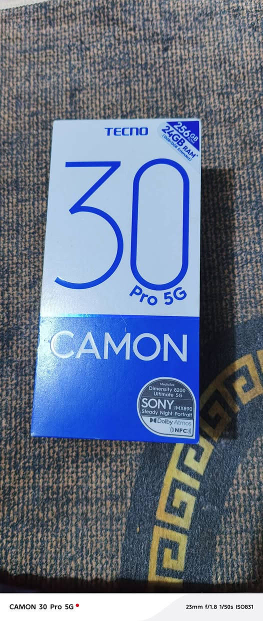 تكنو كامون 30 برو فايف جي كامل ملحقات نظافة 95
شاشة امولد حجم 6/78 بتردد 144 هيرتز 
معالج دايمن ستي 8200 يشغل ببجي 90 فريم براحه 
البطارية 5000 ملي امبير مع شاحن 70 واط 
الذاكرة 256 والعشوائة 12+12 يعني 24 
الكامرة من نوع سوني 60 اطار عل 4K ومثبت بصري 
يدعم NFC + مقاموة ماء وغبار 
للبيع او مراوس السعر ٢٥٠ الف *********** اتصال او واتساب وشكراا
