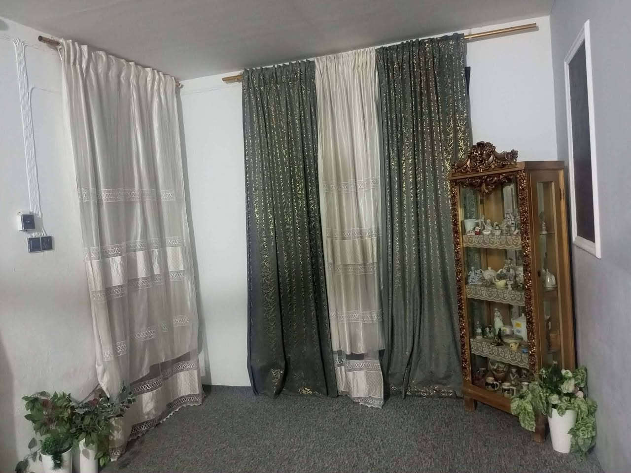 دار للبيع مطلوب للمصرف العقاري 100م طابو نجف 
حي الوفاء منطقة 40 
قريب مجمع الجوهره طابق واحد شيلمان يتكون من 
غرفه وصاله ومطبخ واستقبال وصحيات نظيف 
( مطلوب للمصرف العقاري 90 مليون ) 
(ينباع بتطلوعه 35 مليون تسديد الشهر ٤٤٠الف) 
للاستفسار اكثر واتساب ***********
