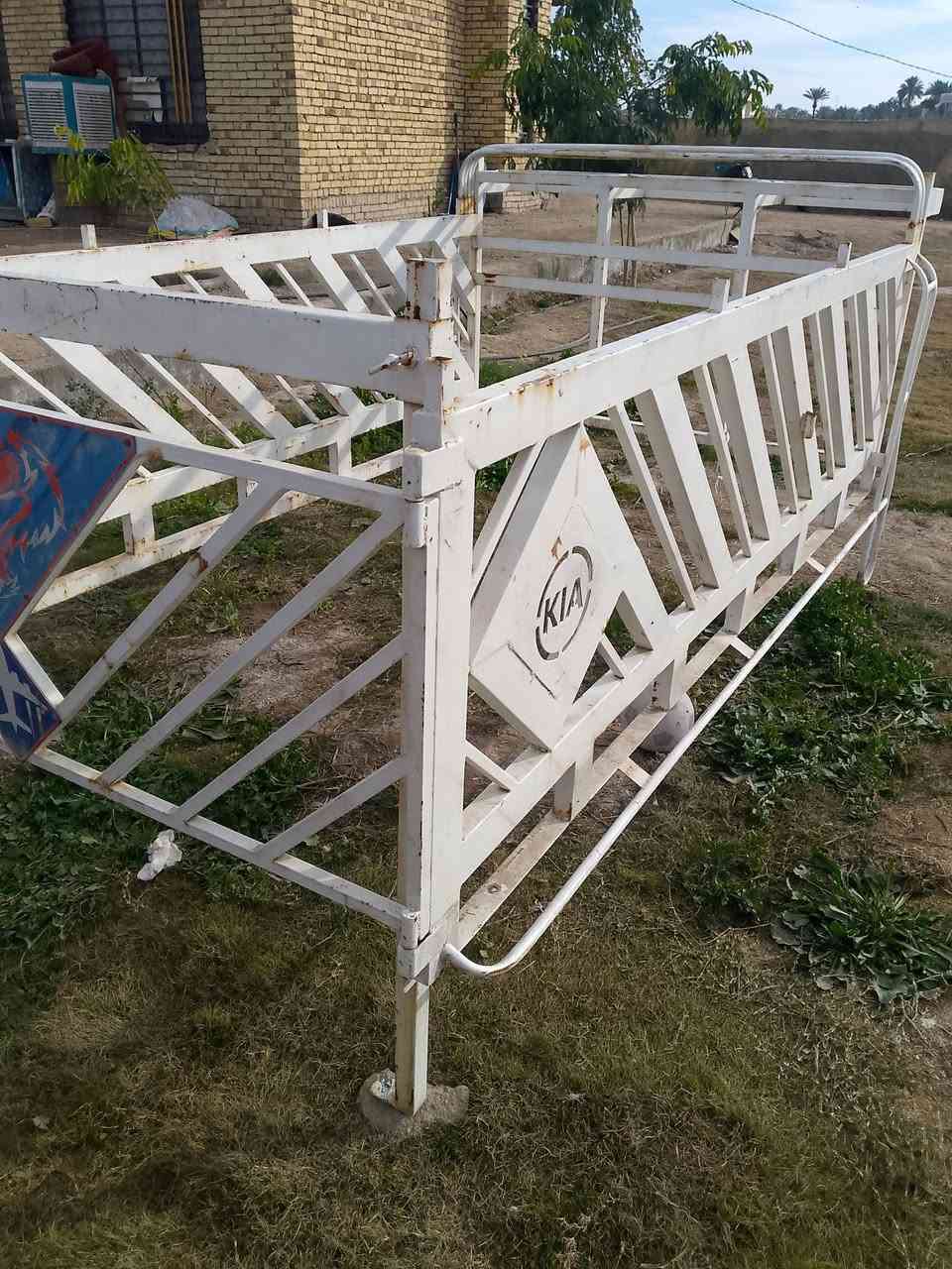 محجر نظيف جداا لا زنجار ولا خياس حديد ثقيل مكانه بابل ***********
