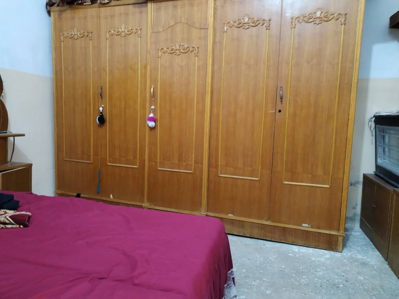 غرفه النوم
حسب جديد كنتور نضيف
مابي كسور
سعره ٤٠٠
الاستفسار ***********
