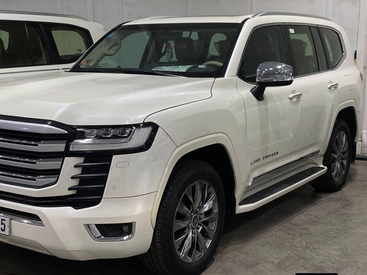 السلام عليكم لاندكروزر 2023 VX
فول مواصفات و معروفة مواصفات ال vx بيها ربع البنيد صبغ 
ماشية 56٫000 السيارة  خير من الله و بالعافية عالياخذها مكان السيارة كربلاء 
السعر المطلوب 60٫000 قابل للتفاوض 
للإستفسار الاتصال على الرقم : ***********
