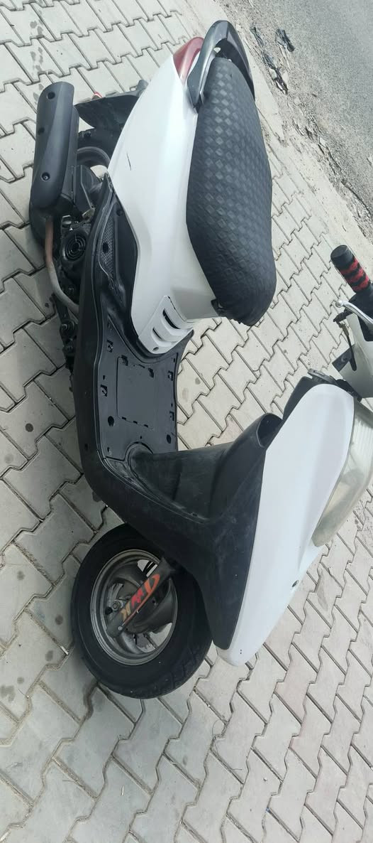 ‎السلام عليكم دراجه فريز  مكينه جديده الدراجه مسويلهة ادامه علا ايدي  كفرات جديده  الدراجه الي ياخذهة ما يتعب الله شاهد  رقمي ***********
