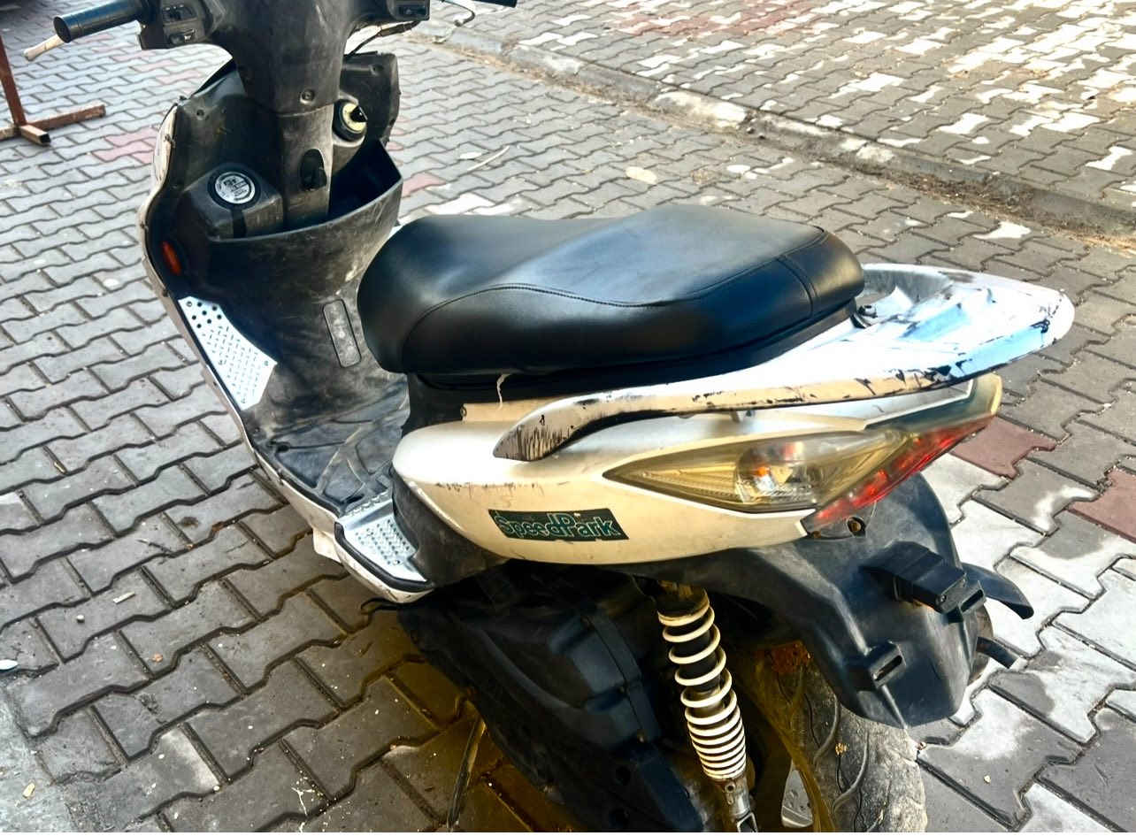 دراجة كامكو  كوري للبيع
دراجة نضافة 90 ‎%‎
محرك بضمانتي تاخذها وراسك بارد من الاعطال 
صرف بانزين اقتصادي جدا 
كهربائيات تحتاج تعديلات قليله جدا 
دراجه نضيفه وعلى ايدي 
سبب البيع عدم الاحتياج 
السعر 400 الف 
مكاني كربلاء حي رمضان 
***********
