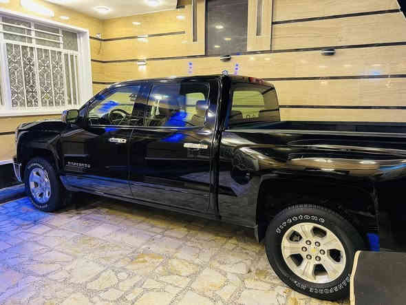 السلام عليكم 
للبيع سلفرادو 2015 خليجي 
ماشيه 92 حقيقي 
مكفوله محرك 8/ بدي قصير باب جبير 
رقم اربيل بسمي كشنات تبريد تدفئه 
كشنين كهربائي Z71 فورويل 
عنوان بغداد 
***********
