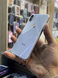 ايفون x ذاكره 256 مبدل شاشه وبطاريه نوعيه زينه  مشكلته بس الكامرات وال...