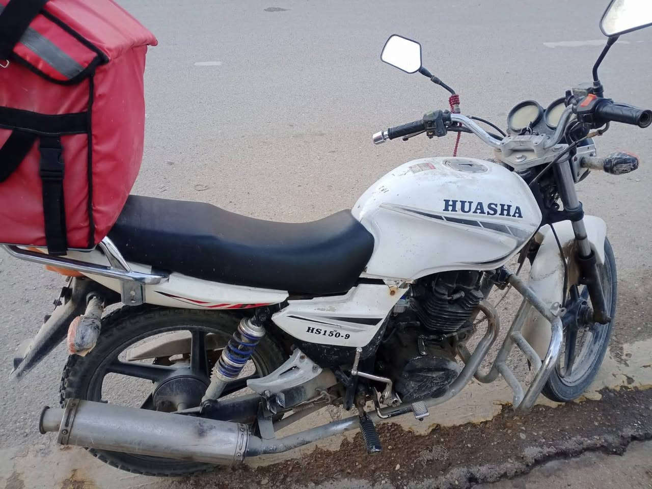 ماطور 200 موديل 17  شغال مابي شي بس ناقصه كهربائيات سعر 250 الف رقم مبايل *********** واتساب وخط شغال
