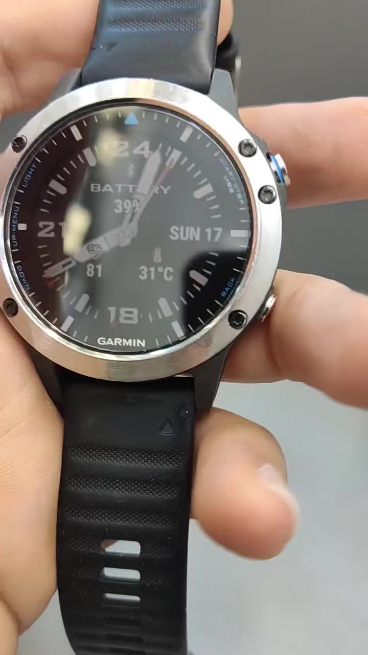 GARMIN QUATIX 5 SAPPHIRE
نضافة 90 %
حجم 47 mm جامه ضد الخدش
شحن 13 يوم ملحقات كيبل شحن أصلي 
للاستفسار ***********
