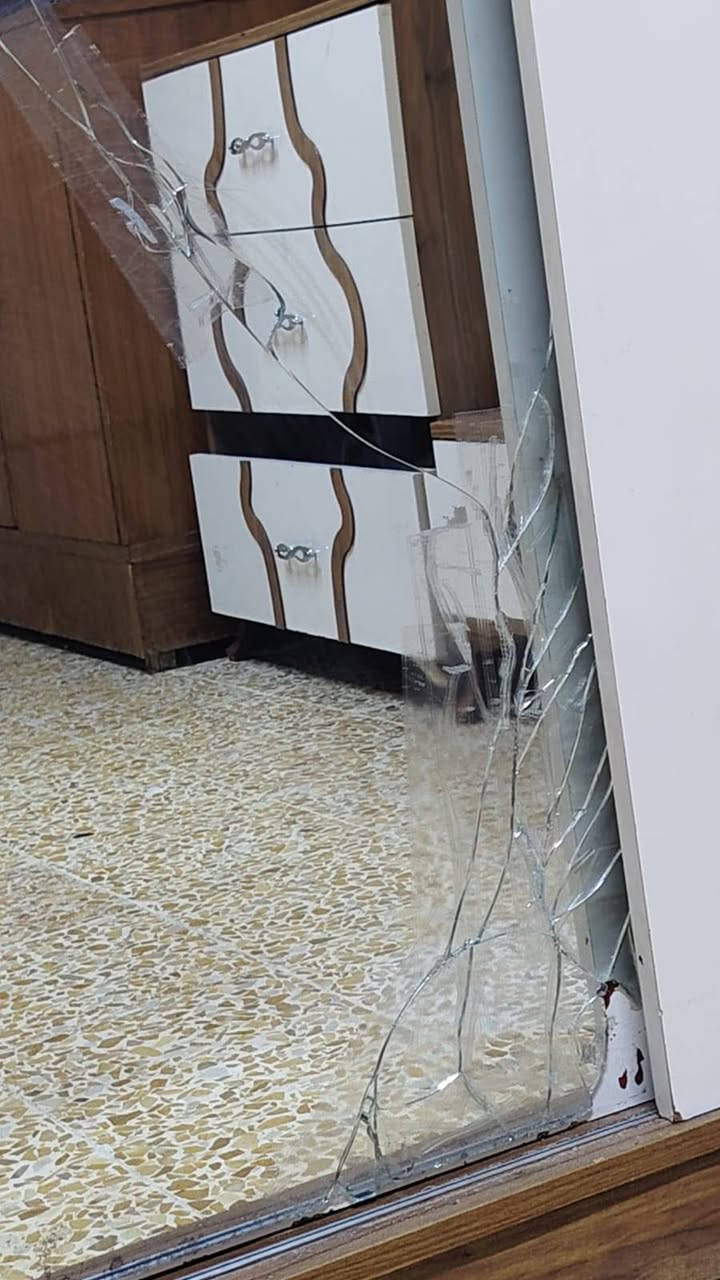 جكمجة المراية واكعة يرادلها تصليح التخت عبارة عن خشبات على بلوك  السعر١٠٠وبي مجال
القنصور يحتاجلو تركيب قوي وبراغي جديدة


**إذا كنت صاحب هذا الإعلان وتريد حذفه لأي سبب، رجاءا أرسل رسالة إلى الدعم الفني**