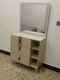 غرفة جديده غير مستخدمه 5قطع سعرها 500 مكاني الحسينيه 07728142409