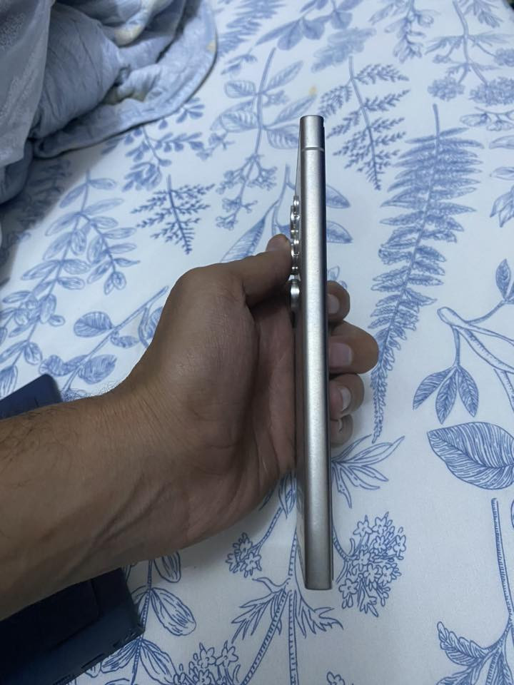 الترا 24s جديد استخدام ثانوي والله
ذاكره 256 حتى سيمكرت ما مخلي بي
كامل مع الغراض وكفرات
بغداد ألشعب 
***********
السعر 1050 الف
مليون و50 الف

