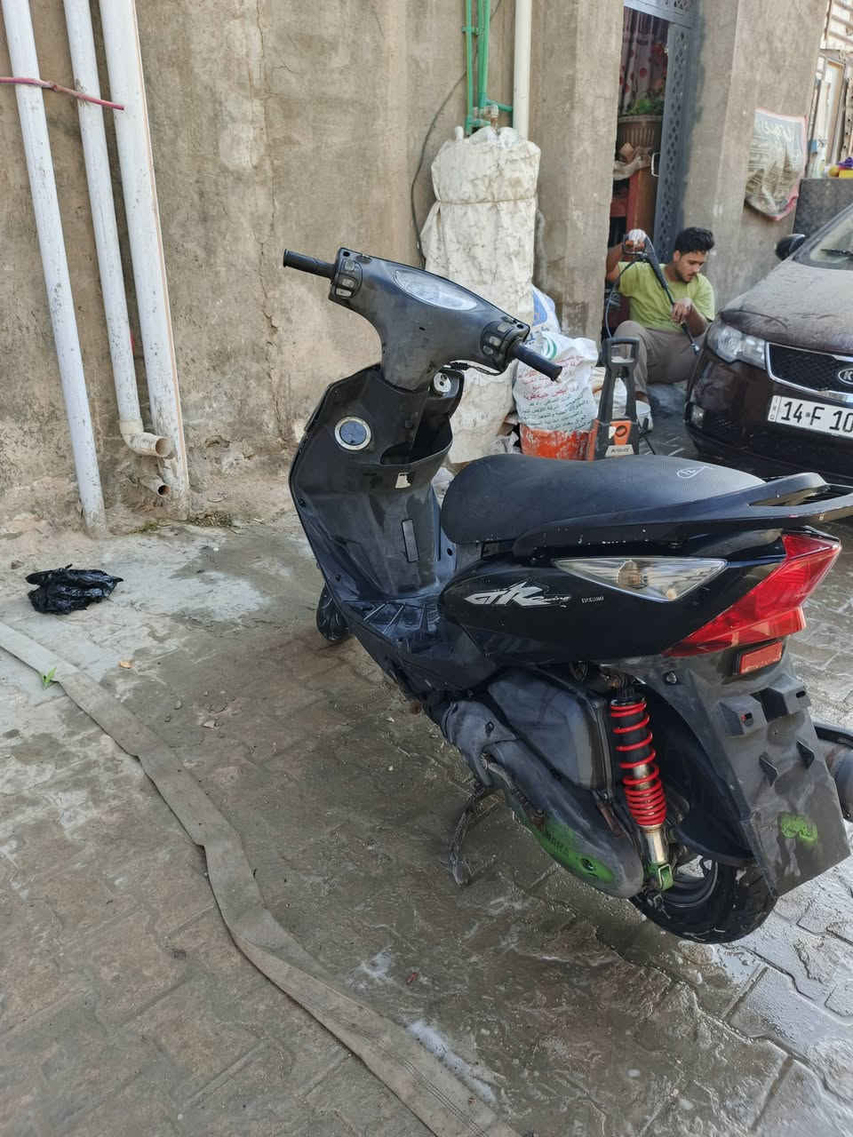 دراجه  ماكس ثعلب صار شهرين من مطلعها من الوكيل دراجه خير من الله مكينتها انطيك ضمان سنه كامله اذا مفتوح بيها برغي واحد ترجعها وتاخذ فلوسك السعر 900 وبيها مجال قليل ***********
