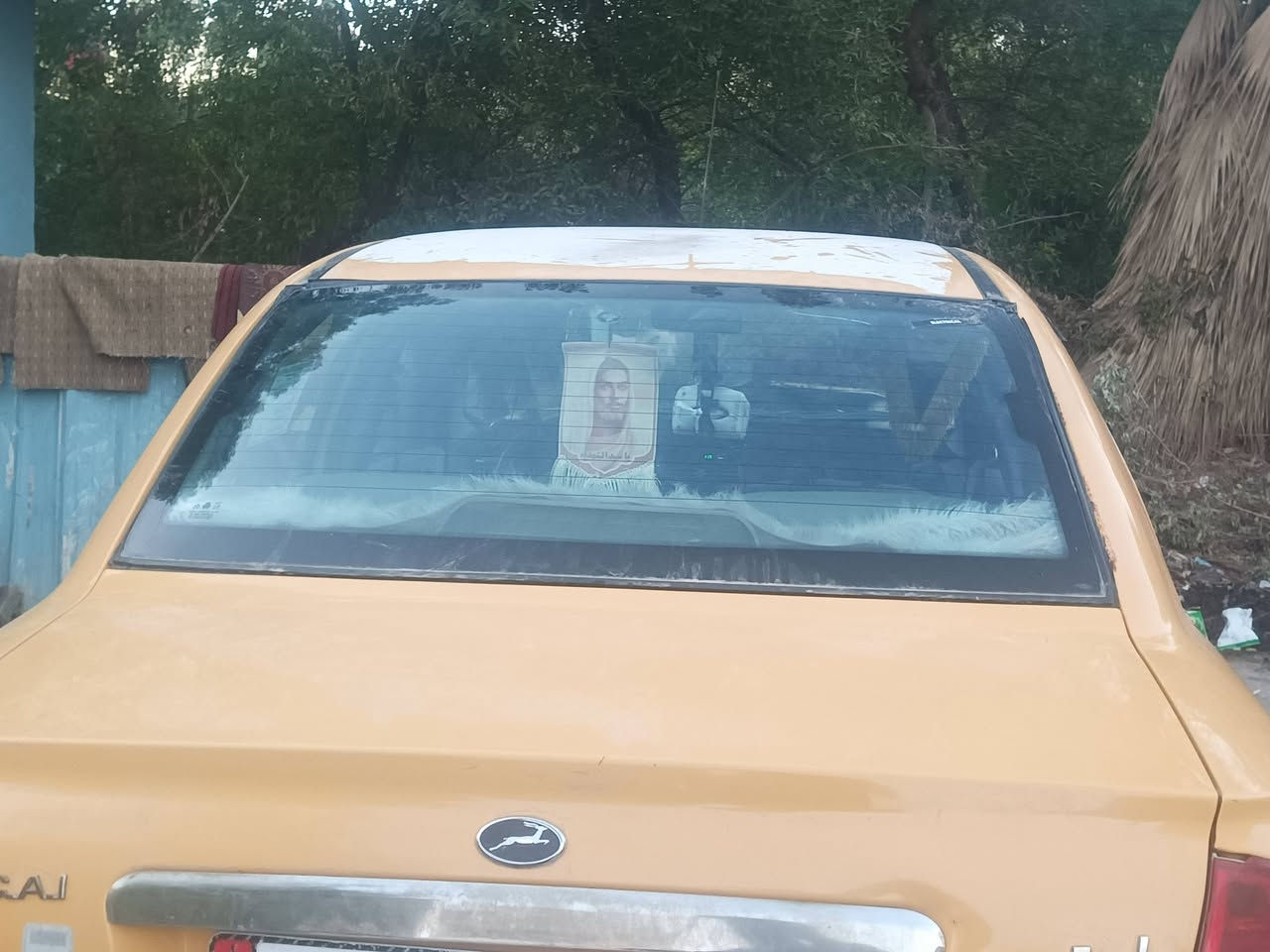 السلام عليكم للبيع طيبه 2016 سياره حلوه نظيفه مال بيت ما تشتغل بالشارع جير مكينه تخم تايرات جديد بيها  بيهة ضربه بلبكلايت الورة الخشم موضح بالصوره رقم بغداد انكليزي سنويه ل 26 باسمي مكان بغداد السعر 42 وبيهة مجال بسيط بيها كل شيء جديد ***********
