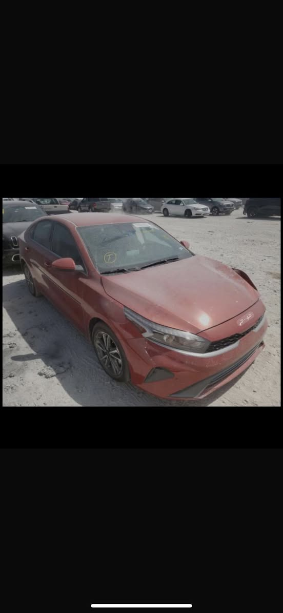 كيا فورتي مديل 2022 معوقين 
ماشيه 57
محرك 2000 دوش 
تخم تاير جديد 
سياره جاهزه ومناقصه اي شي 
حادث امريكا مرفق بالصور وهنا بالعراق بيها طخه بالباب الخلفي والهلال وشويه من الدوسه
مكانها بغداد ***********
سعر 130
