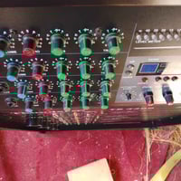 جهاز تندر (4400)جهاز نضيف كلش ومستخدم شي قليل شراي يتصل وبي خير ويدلل ...