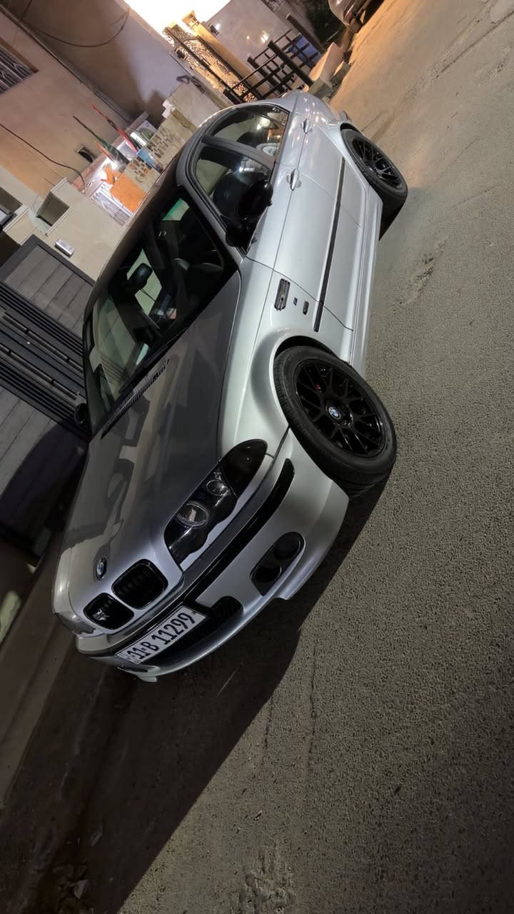 السلام عليكم للبيع bmw e46 موديل 2001كير اتو محرك 30رقمها مميز السياره جديده وكلشي مابيها نقص تبريد شغال كلشي بل سياره جديد مصبوغه عام والي حاب يستفسر اكثر هذا رقمي ***********
