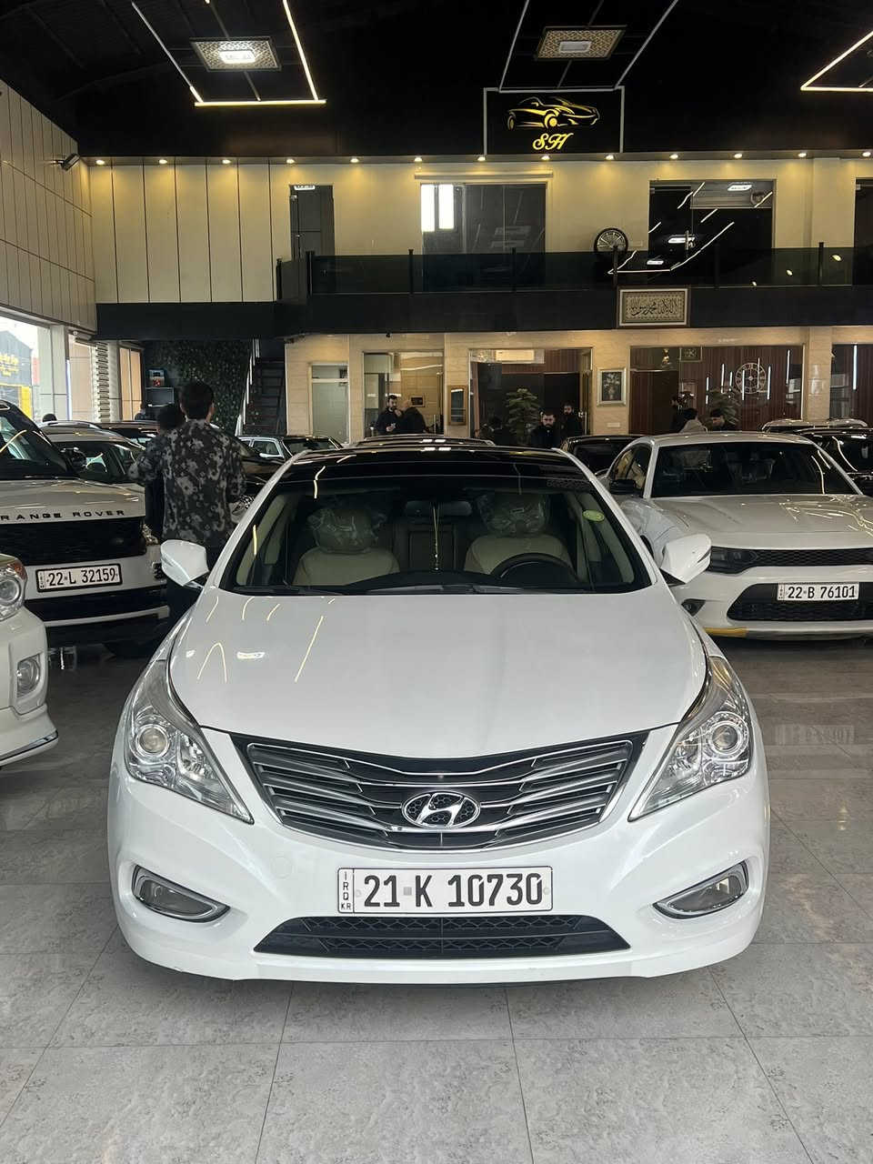 ازيرا ٢٠١٥
٦ سلندر
فول مواصفات

ماشية ٦٦ الف كيلومتر حقيقي

بانوراما
بةصمة
كشن جلد
تبريد مركزي
بردات
دعامي لدعامي بشرط كفالة عامة
بدون صبوغ بدون تعديل بدون رصعة

ما بيها شغط
كير محرك بشرط ما مفتوح 

مكان اربيل
سعر ١٦٨ و مجال

***********
