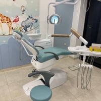 Sunlight dental chair Model sl-8100 plus تجهيز مركز متكامل من أجهزة طب...