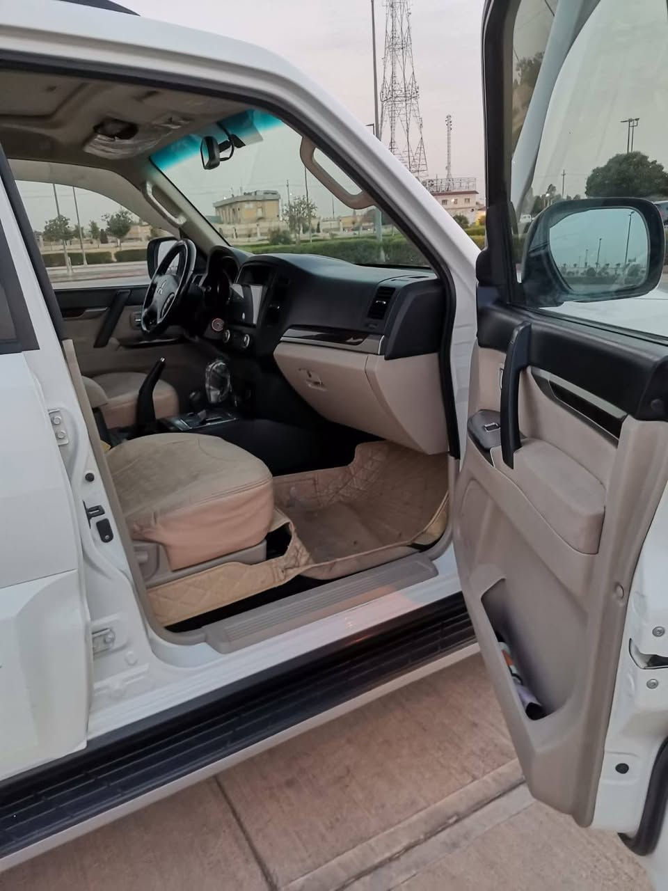 باجيرو موديل 2013 فقط بنيد صبغ بدون دواخل  محرك 3500 موحبتور فول السعر160 مكان اربيل ***********
