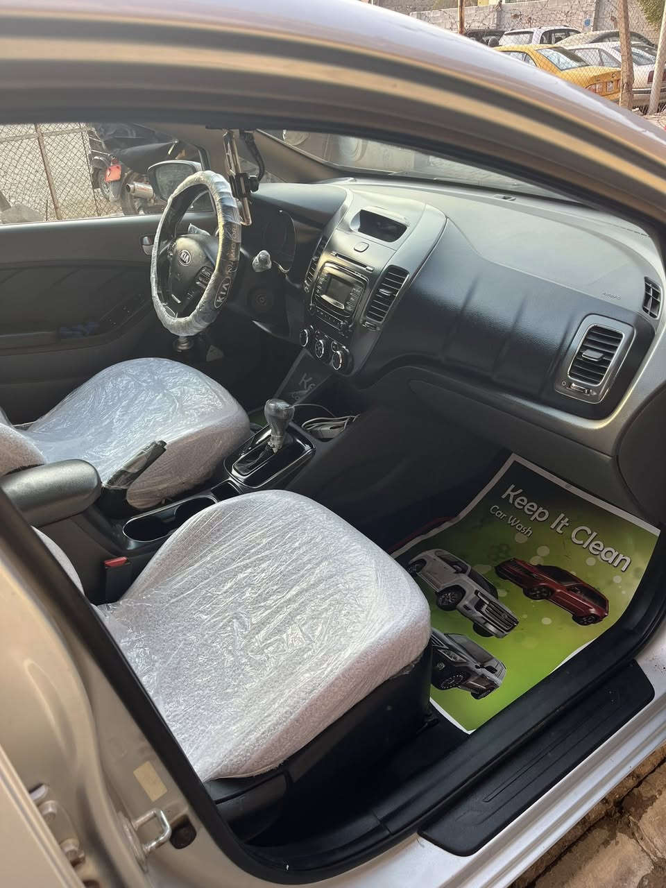 كيا فورتي موديل 2018 سياره خير من الله مكينه 2000 كير جيد  صدر كامل تايرات جدد بيه بنيد  مال امريكه صبغ وباب سايق وجاملغ الصلي ماله مرجعي بارد سياره جاهزه من كلشي مكاني ديالى بعقوبه الستفسار ***********.  سعر السياره مناسب 107 $ رقم السياره اربيل سنويه الى 2029
